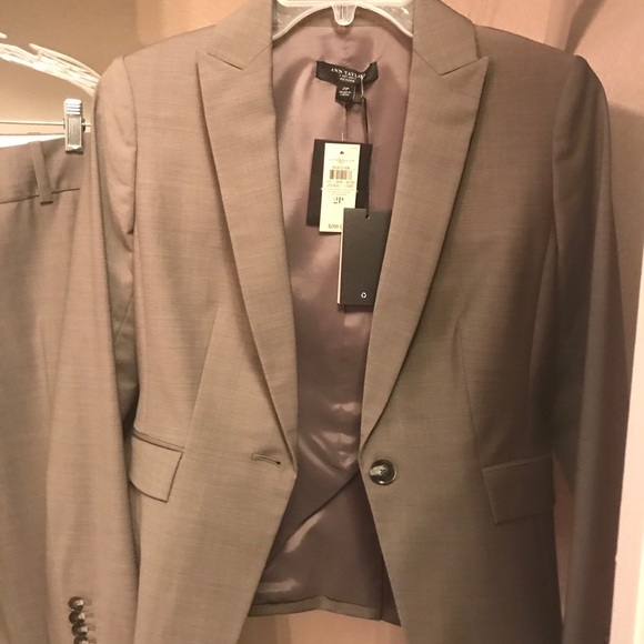 Suit - Picture 4 of 10